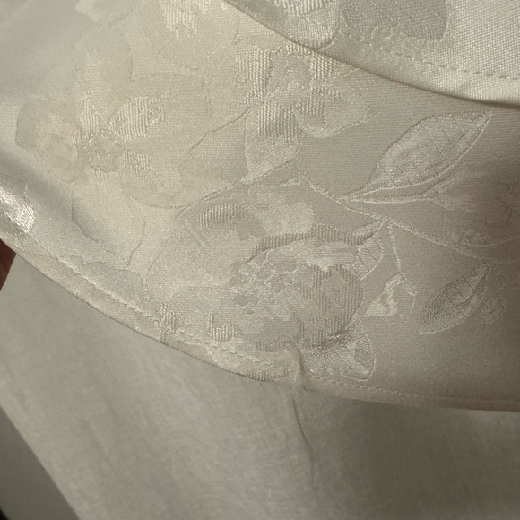 V. Chapman The Luciana Dress in White Baroque Floral - Picture 12 of 12